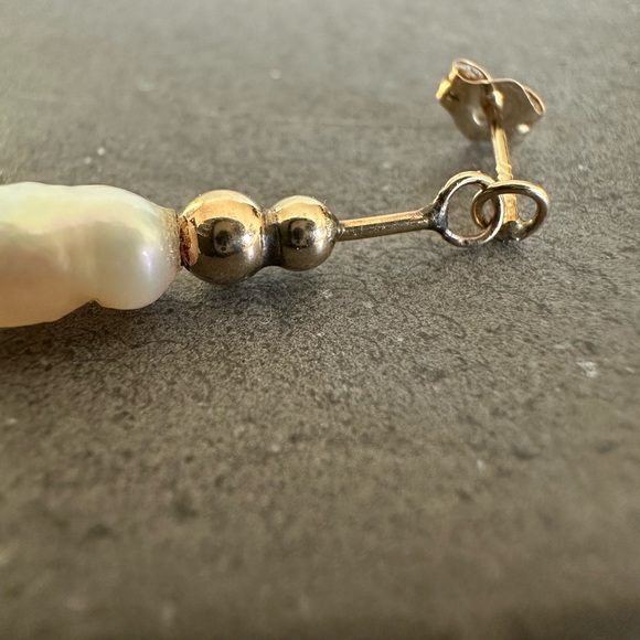 Freshwater Pearl 14K Yellow Gold Drop Earrings Vintage Fresh Water Pearl and 14k Gold Drop Earrings